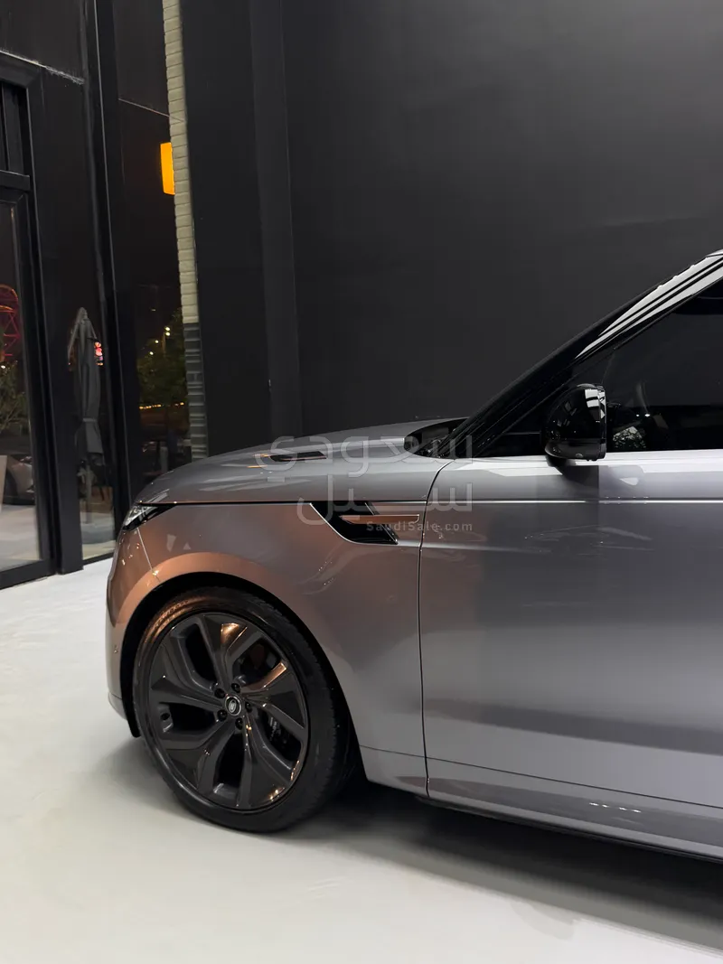 2024 لاند روفر رينج روفر سبورت اتش اس اي