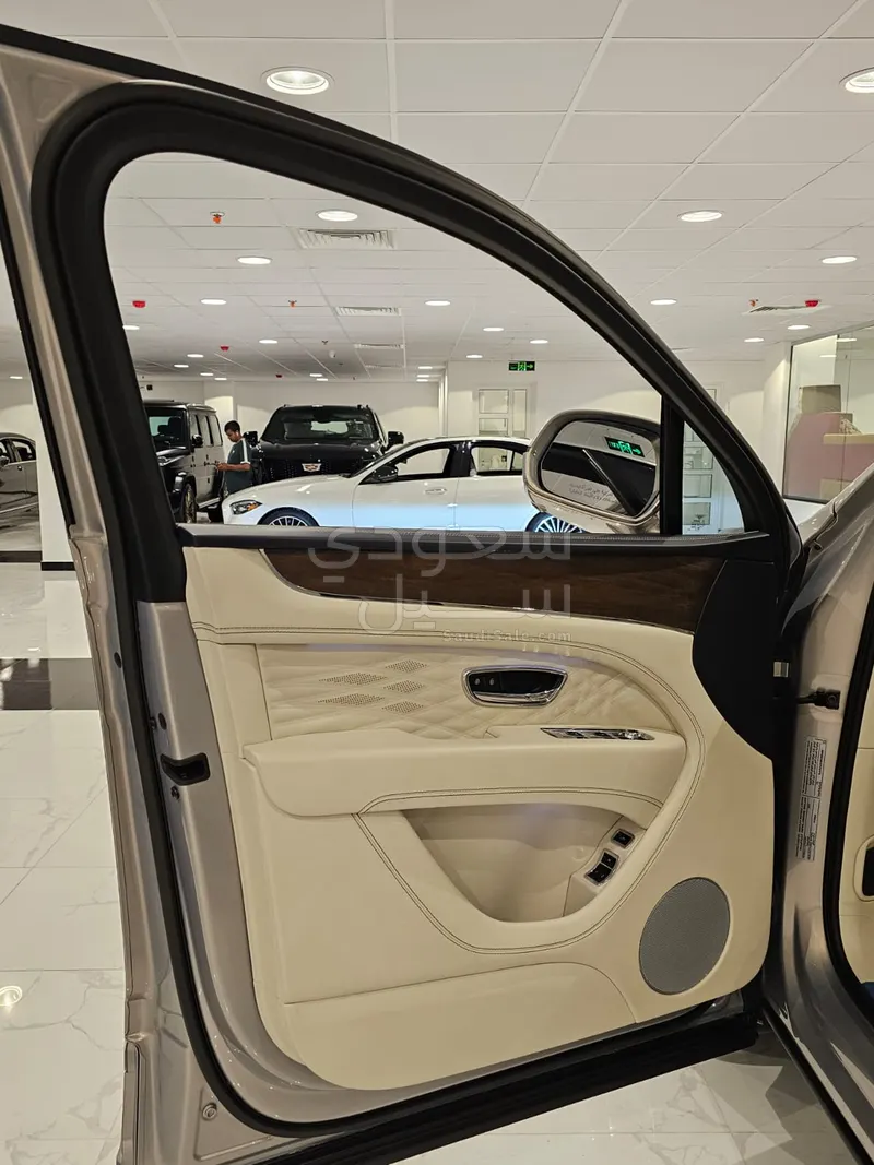 2024 بنتلي بنتايجا