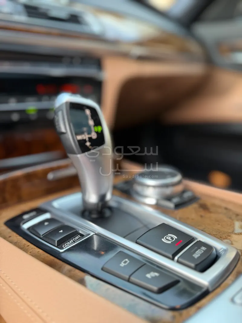 2015 بي ام دبليو الفئة السابعة 730 إل أي