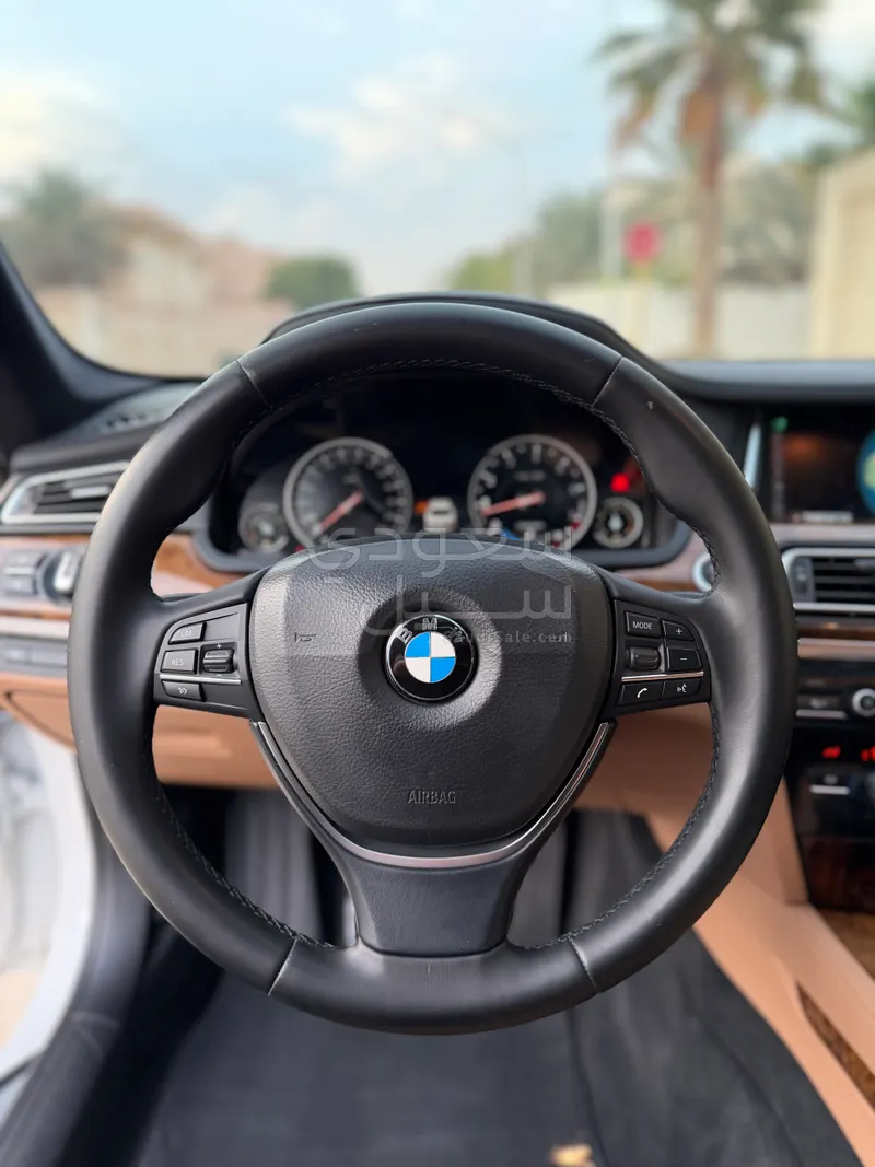 2015 بي ام دبليو الفئة السابعة 730 إل أي