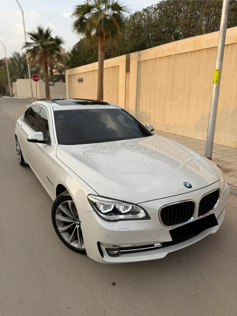 2015 بي ام دبليو الفئة السابعة 730 إل أي