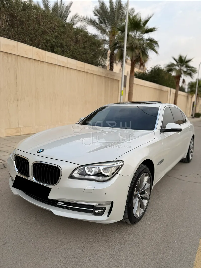 2015 بي ام دبليو الفئة السابعة 730 إل أي