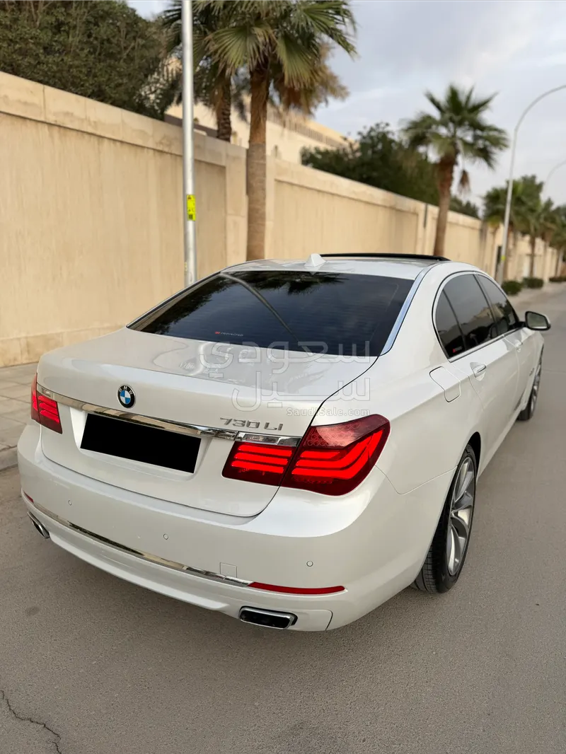 2015 بي ام دبليو الفئة السابعة 730 إل أي