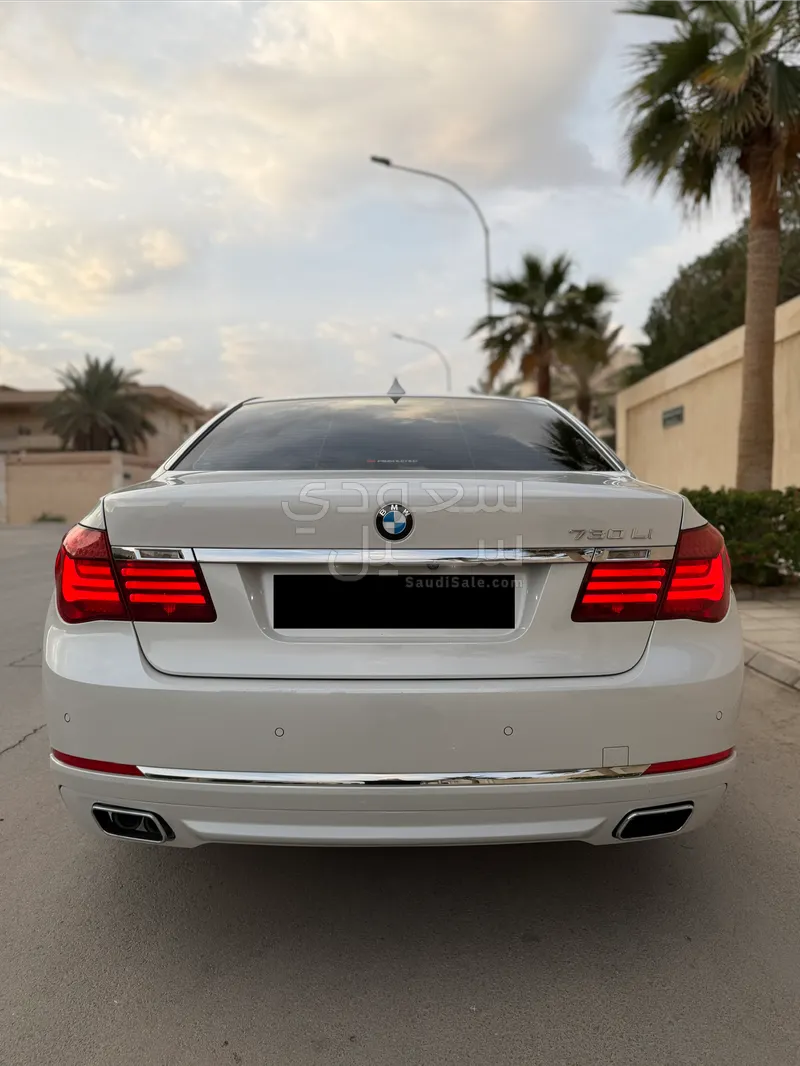 2015 بي ام دبليو الفئة السابعة 730 إل أي