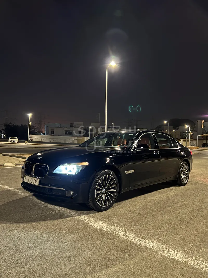 2011 بي ام دبليو الفئة السابعة 730 إل أي