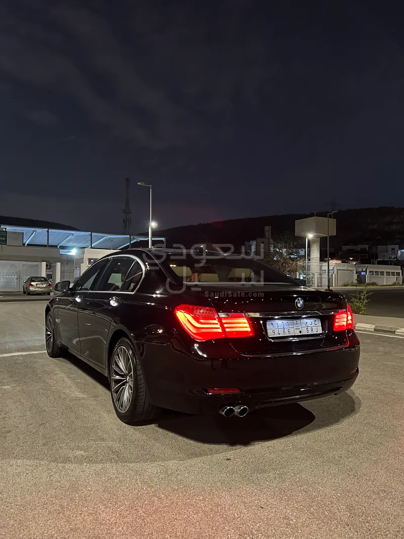 2011 بي ام دبليو الفئة السابعة 730 إل أي