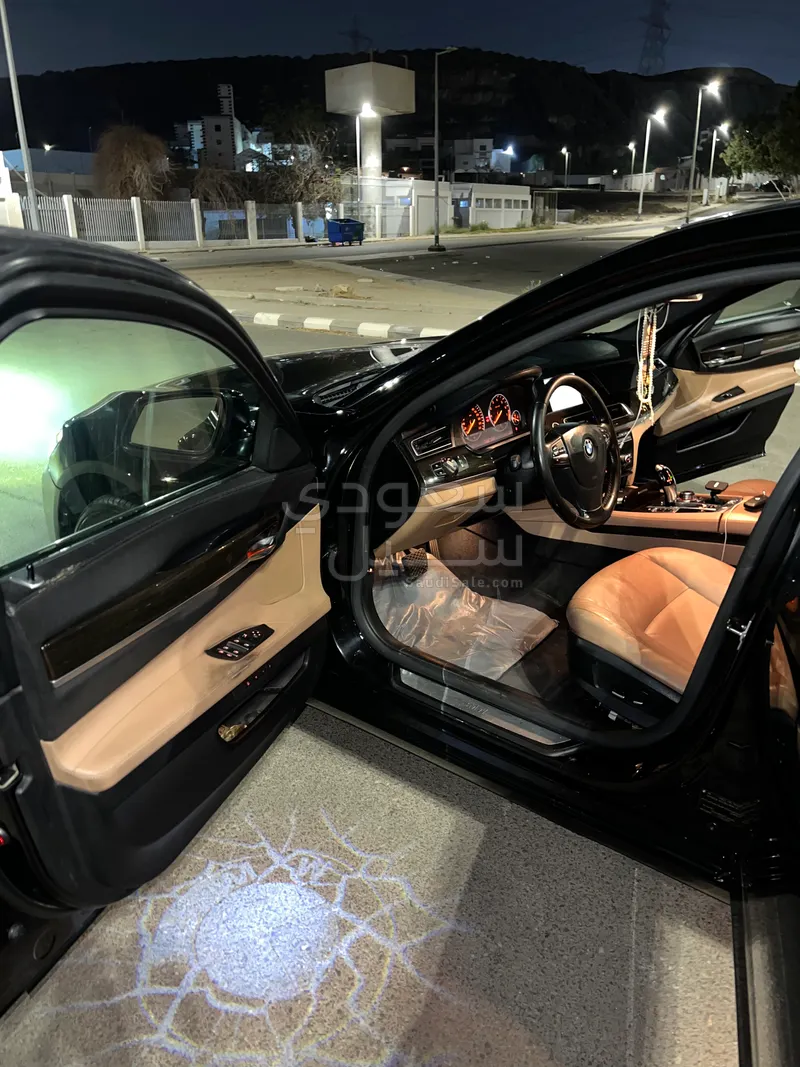 2011 بي ام دبليو الفئة السابعة 730 إل أي