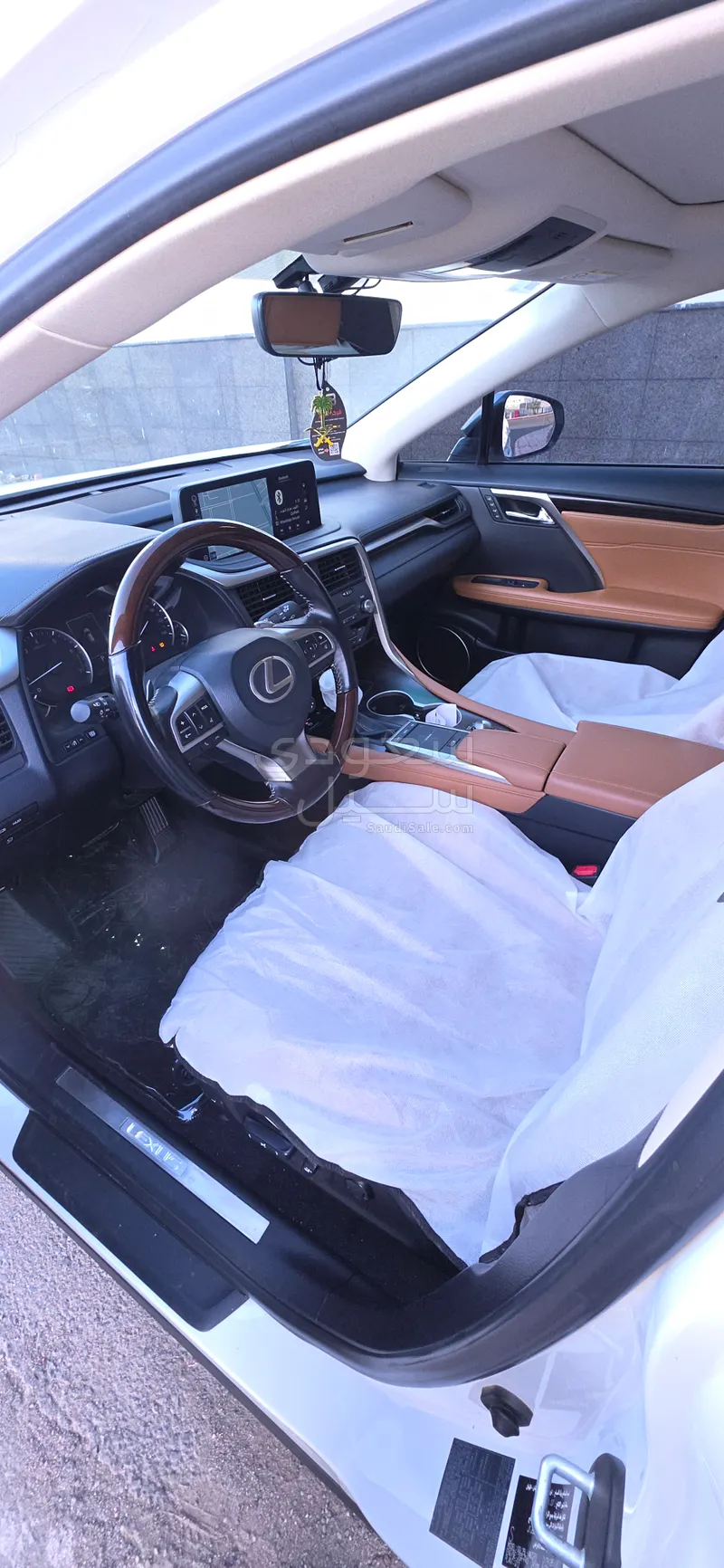 2022 لكزس أر إكس 350