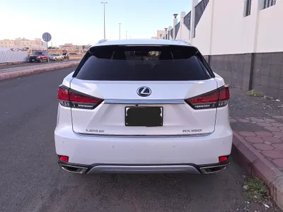 2022 لكزس أر إكس 350