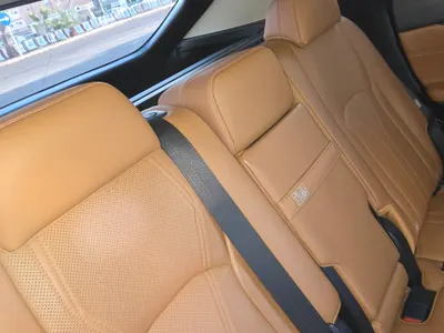 2022 لكزس أر إكس 350