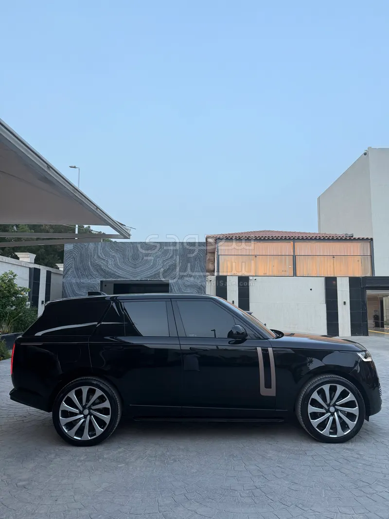 2025 لاند روفر رينج روفر فوج اوتوبيوغرافي