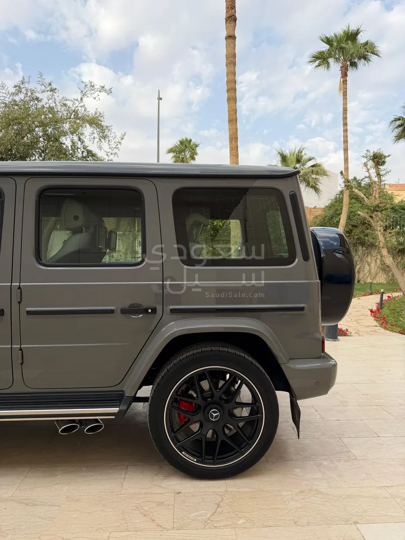 2022 مرسيدس - بنز جي 63 أي إم جي