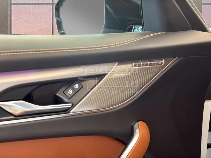 2024 جاكوار اف-بيس ار دايناميك