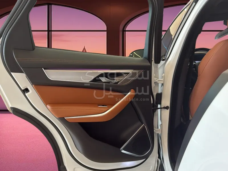 2024 جاكوار اف-بيس ار دايناميك