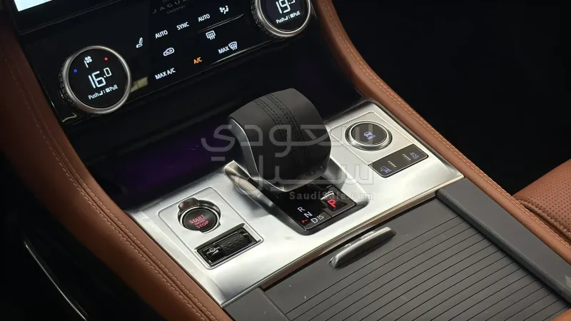 2024 جاكوار اف-بيس ار دايناميك