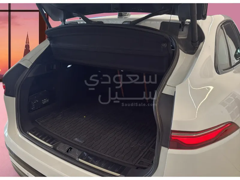 2024 جاكوار اف-بيس ار دايناميك