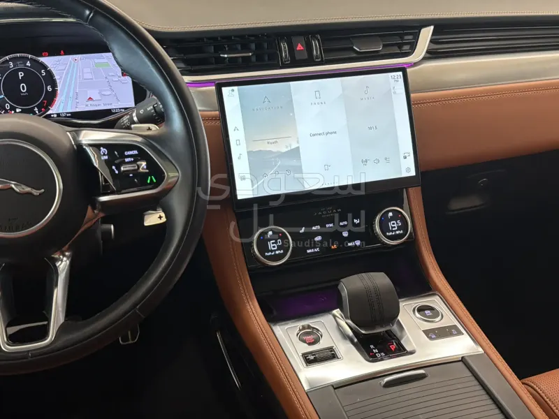 2024 جاكوار اف-بيس ار دايناميك