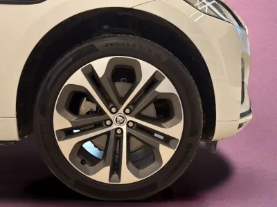 2024 جاكوار اف-بيس ار دايناميك