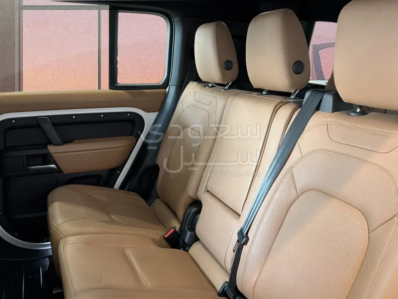 2025 Land Rover Defender 130