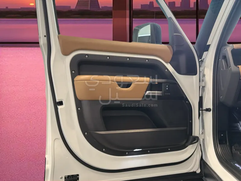2025 Land Rover Defender 130