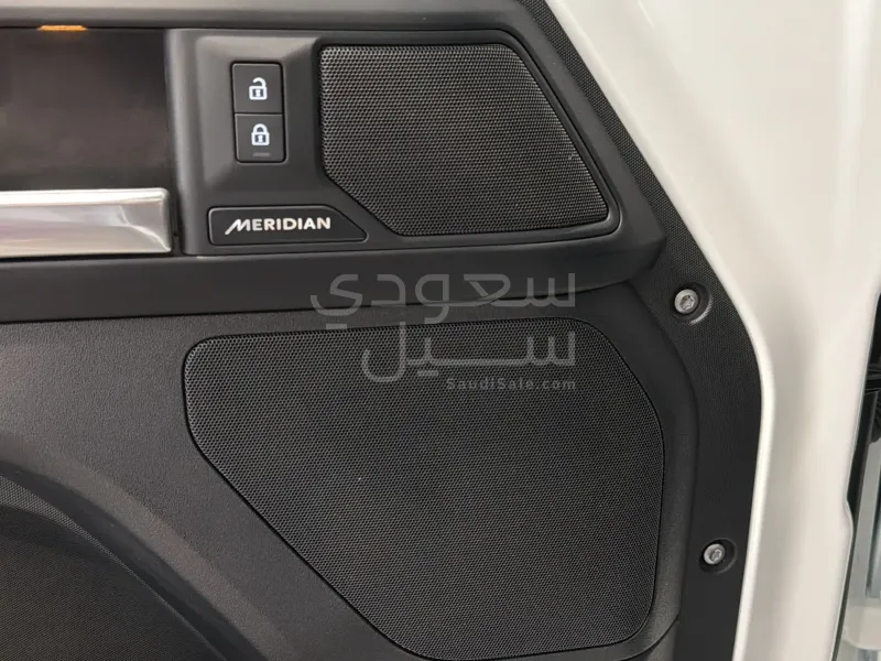 2025 Land Rover Defender 130