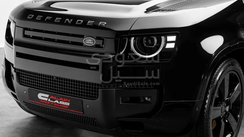 2026 Land Rover Defender X dynamic