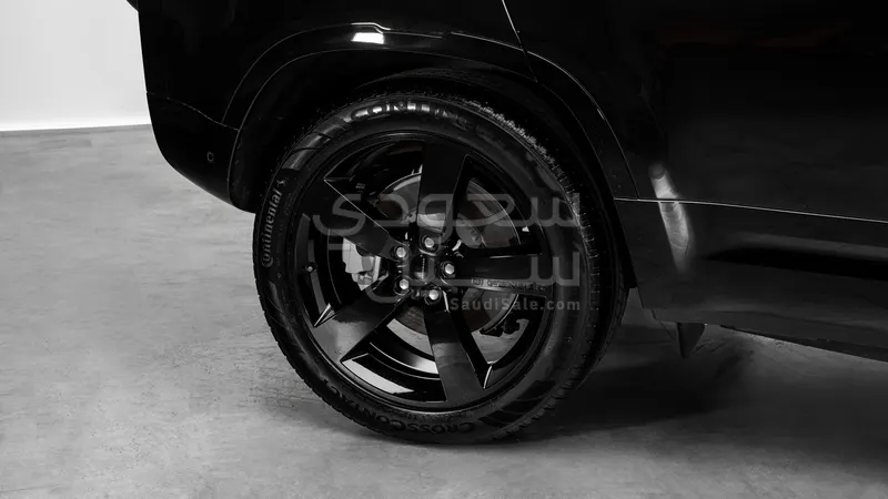 2026 Land Rover Defender X dynamic