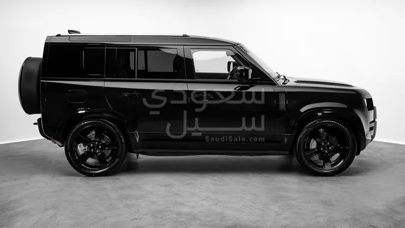 2026 Land Rover Defender X dynamic