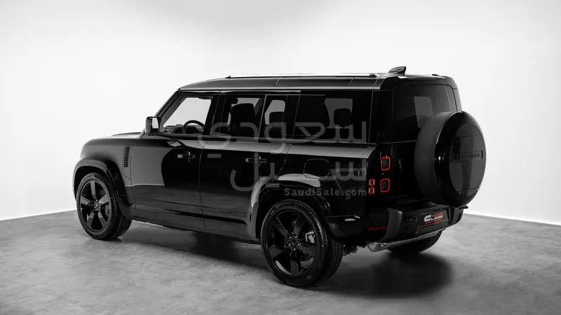2026 Land Rover Defender X dynamic