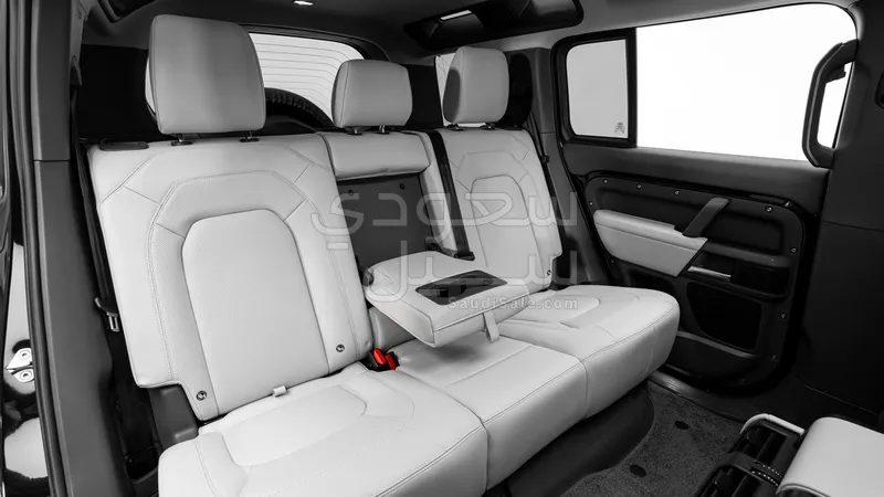 2026 Land Rover Defender X dynamic