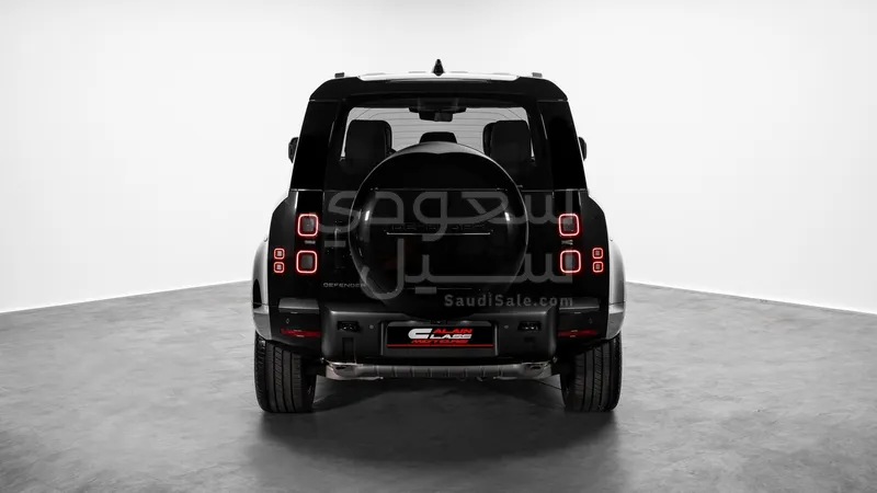 2026 Land Rover Defender X dynamic