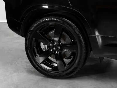 2026 Land Rover Defender X dynamic