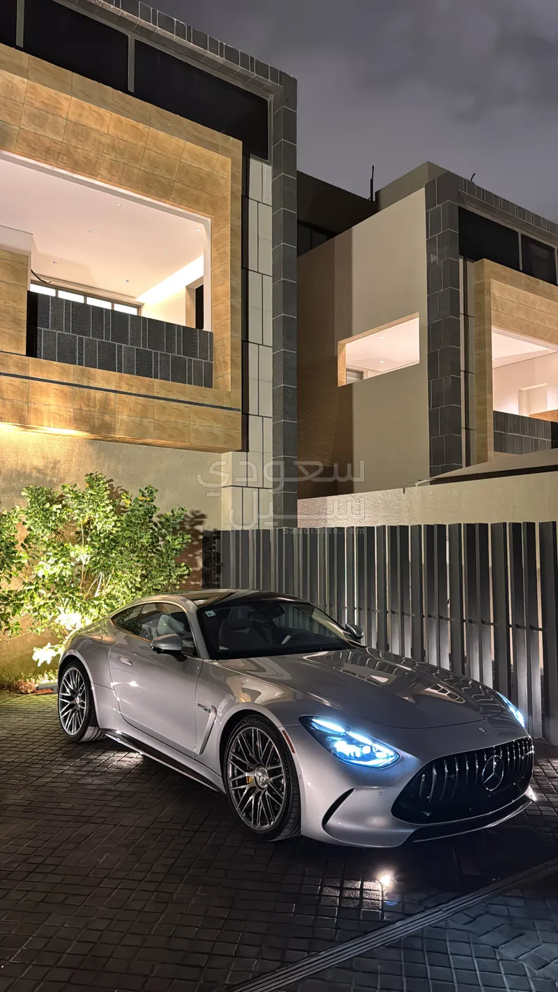 2025 مرسيدس - بنز جي تي 63إس