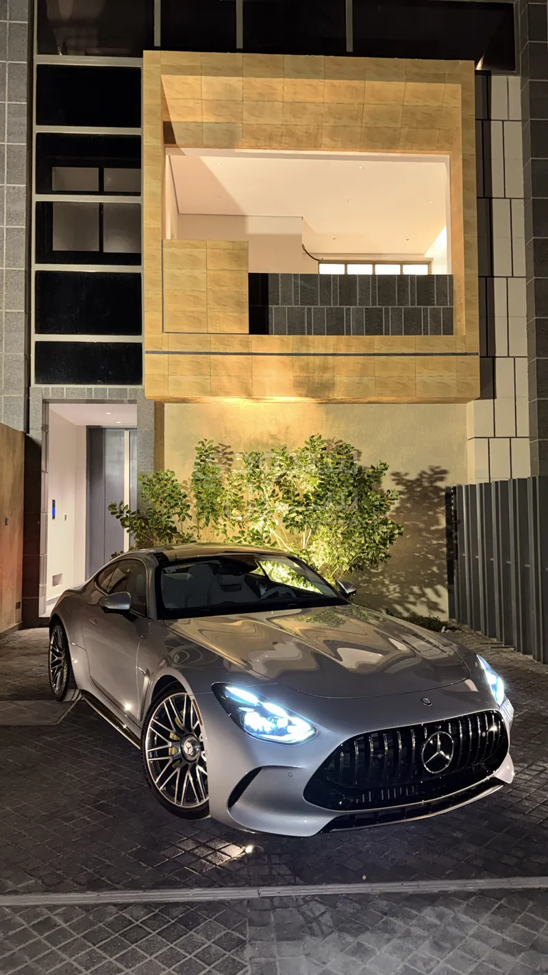 2025 مرسيدس - بنز جي تي 63إس