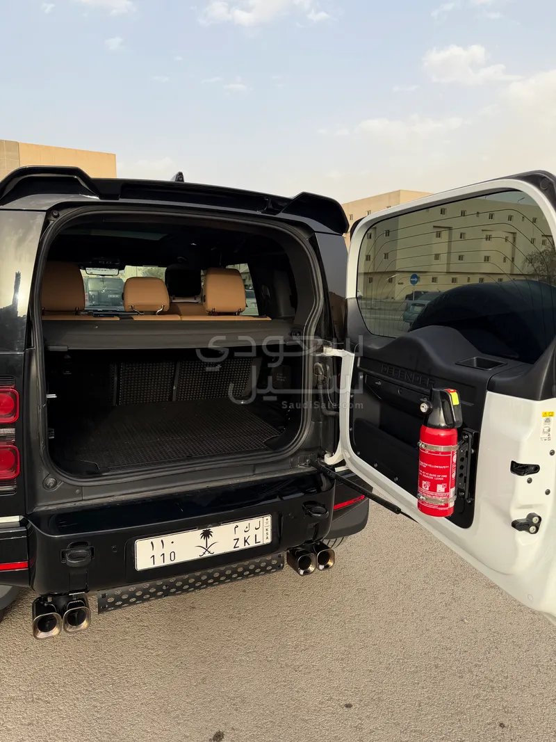 2025 لاند روفر ديفيندر اكس داينمك