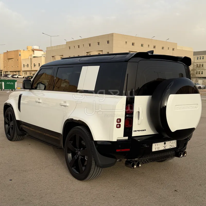 2025 لاند روفر ديفيندر اكس داينمك