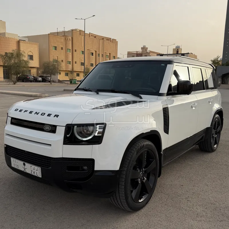 2025 لاند روفر ديفيندر اكس داينمك