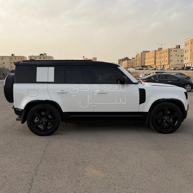 2025 لاند روفر ديفيندر اكس داينمك