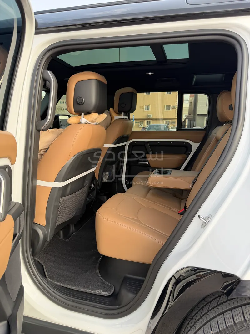 2025 لاند روفر ديفيندر اكس داينمك