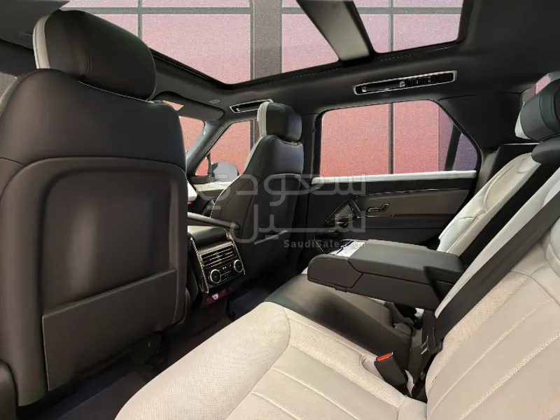 2024 لاند روفر رينج روفر سبورت اتش اس اي