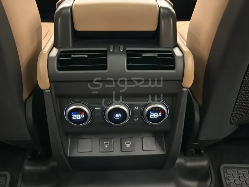 2025 لاند روفر ديفيندر 110