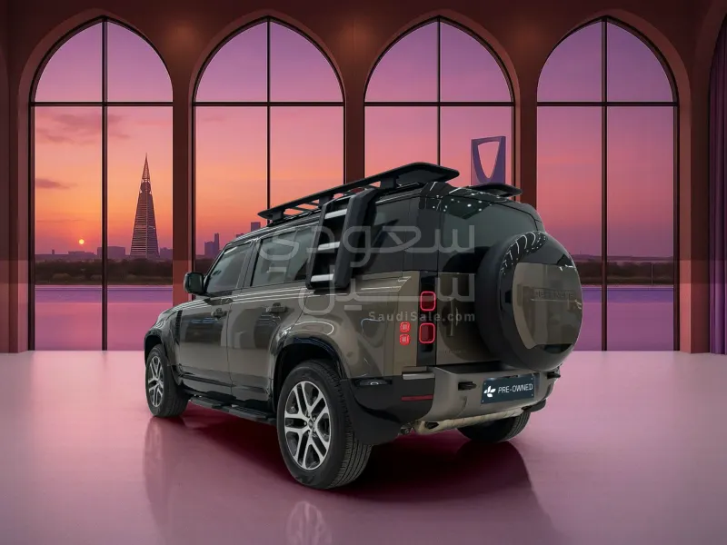 2025 لاند روفر ديفيندر 110
