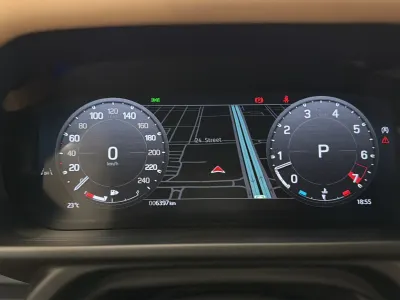 2025 لاند روفر ديفيندر 110