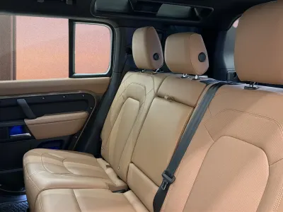 2025 لاند روفر ديفيندر 110