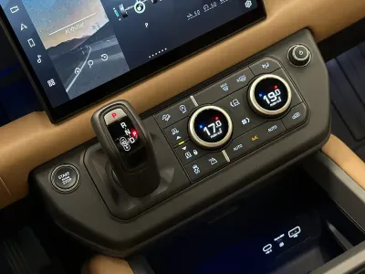 2025 لاند روفر ديفيندر 110