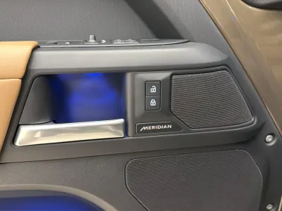 2025 لاند روفر ديفيندر 110