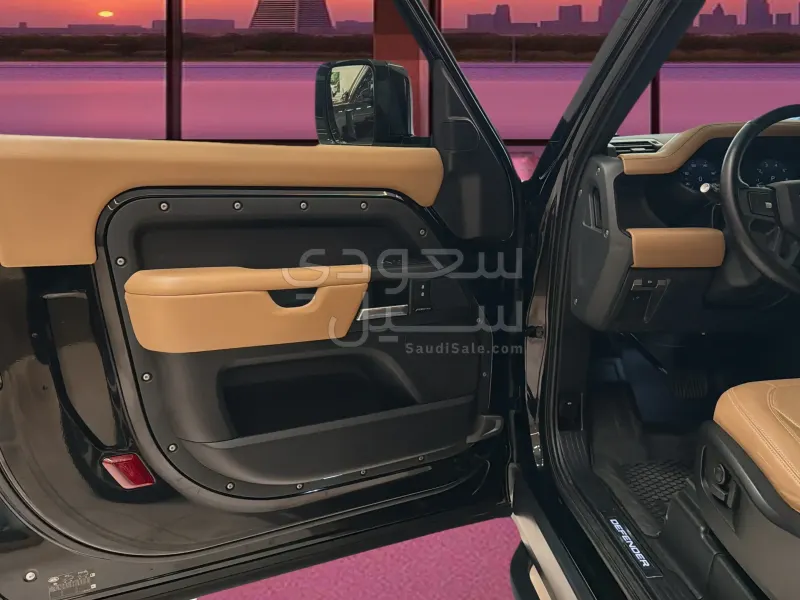 2025 لاند روفر ديفيندر 90