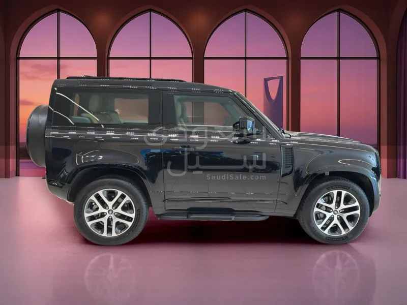 2025 لاند روفر ديفيندر 90