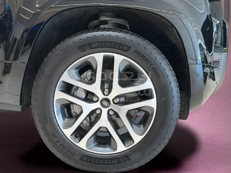 2025 لاند روفر ديفيندر 90