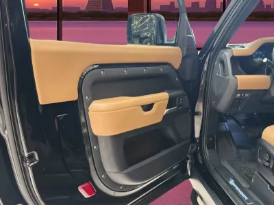 2025 لاند روفر ديفيندر 90